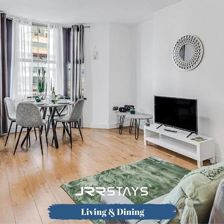 Cardiff Stylish 2 Bedroom Sleeps 6 Wi-Fi - Jrr Stays Bagian luar foto